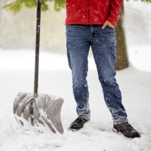 Odśnieżanie podjazdu i posesji